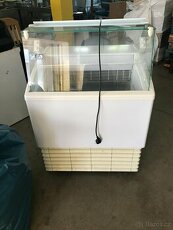 Vitrína na zmrzlinu ISA Isetta4