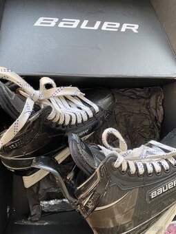 Bauer Supreme Ultrasonic Pro Custom 5,5 EE