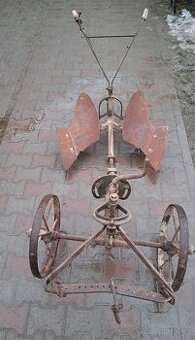 Pluh obracák za koně