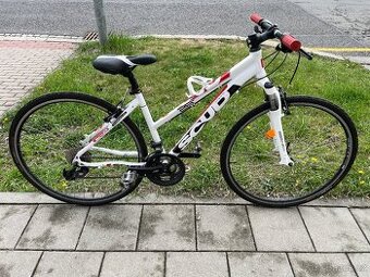 28" dámské či dívčí krosové kolo Scud rám 17"