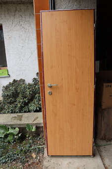 Bytové dveře 60cm se zárubněmi