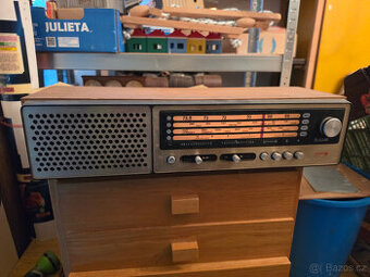Retro rádio Unitra Diora Ślązak – staré polské rádio, 70. lé