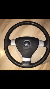 Kožený tříramený volant , airbag na VW Passat B6