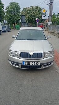 Superb 1.9 TDi 74kw na díly nebo opravu
