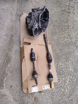 Převodovka a poloosy 2,0i 4x4 Qashqai benzin