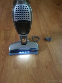 tyčový vysavač Electrolux CT120NI