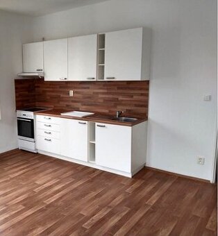 Pronájem městského bytu 2+kk (50,61 m²) – Louny, Husova 1071