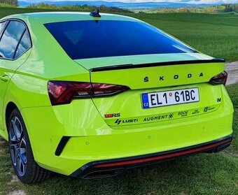 SKODA OCTAVIA 4 IV spoiler kridlo lipko na kufor