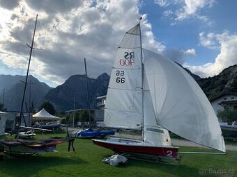 Okruhová plachetnice RS400