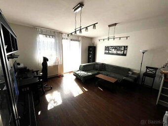 PRONÁJEM BYTU 3+kk se sklepem (2m2) a balkónem (4,5m2)