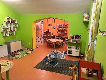 Chůva do soukromého dětského klubu