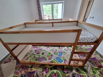vyvýšená dětská postel IKEA KURA
