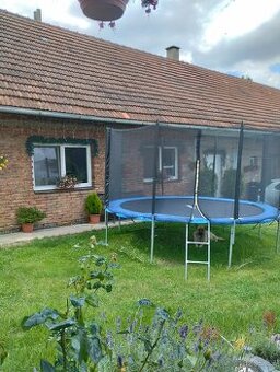 Trampolína