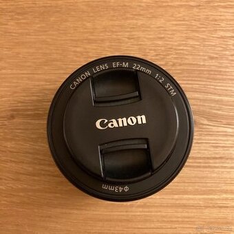 Canon EF-M 22mm 1:2 STM