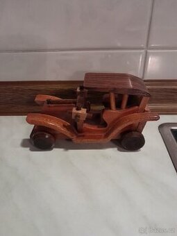 Dřevěné staré auto, dekorace