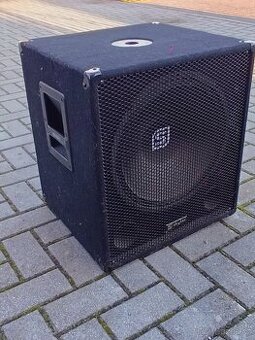 Aktivní basová bedna 15"