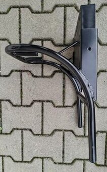 Držák motoru na člun