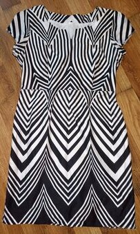 SLUŠIVÉ VZOROVANÉ BÍLO-ČERNÉ ŠATY - VEL.44========