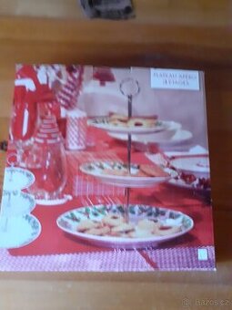 Třípatrový stojánek na cukroví