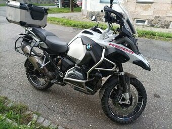 Horní hliníkový kufr na motorku GIVI Trekker Outback 58