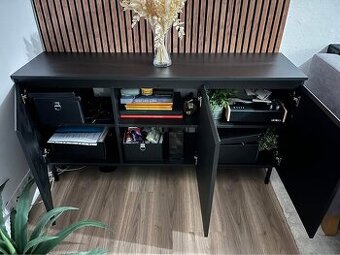 Černá design komoda 150 cm