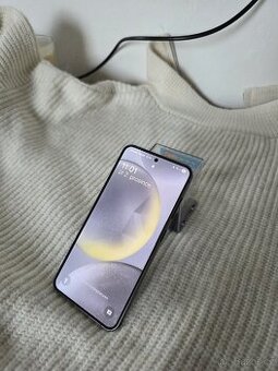 Samsung Galaxy S24 256Gb display jako nový 8Gb RAM