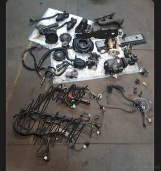 Směska dílů po výměně motoru M52B23 singl vanos (E39)