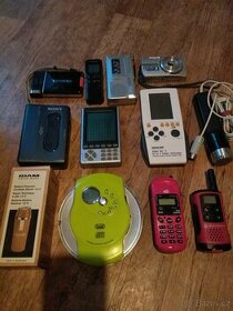 Discman,diktafon,dig.foťák Olympus Mju 840,starý hry...