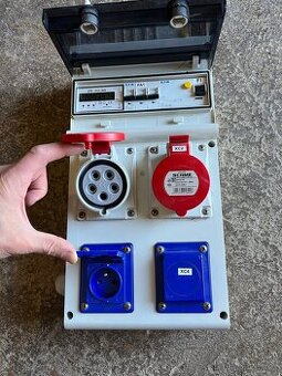 stavebni rozvadeč SCAME 632.3322-102F2