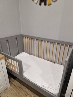 Dětská postýlka s matrací