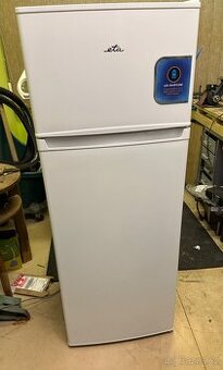 Lednička s mrazákem ETA