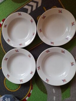 KRASNE TALÍŘE DITMAR URBACH