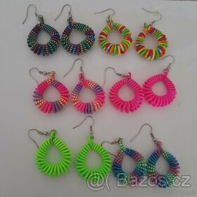 Barevné naušnice