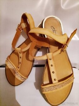 Dámské sandály vel.39