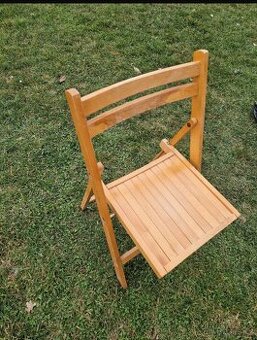 Skládací dřevěné židle