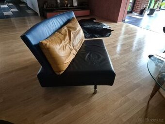 Designový celokožený gauč + křeslo– originální kus z výstavy