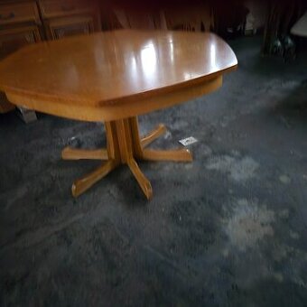 Prodám jídelní stůl