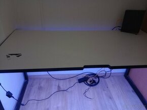 Herní stůl MOSH Chameleon s RGB LED