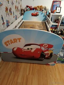 Dětská postel McQueen -rost, matrace, úložný šuplík