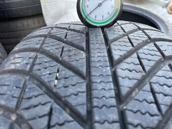 205 55 16 celoroční 7mm jak nové Hankook