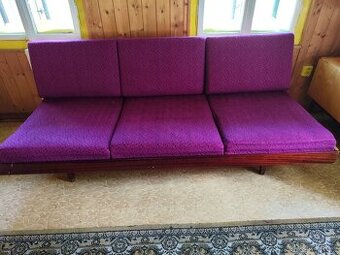 Retro rozkládací gauč