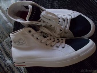KRÁSNÉ KOTNÍK KECKY TOMMY HILFIGER V 43 100%STAV