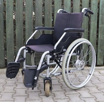 092-Mechanický invalidní vozík Meyra.