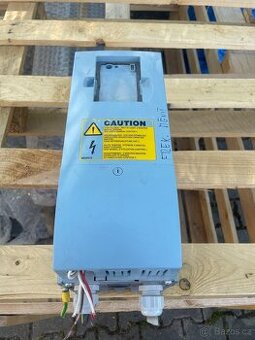 Frekvenční měnič KEB COMBIVERT F4 - 0.75 kW (1.6 kVA)