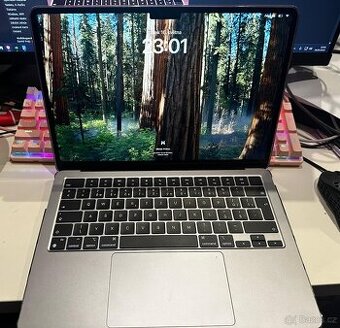 Apple MacBook Air M3 2024