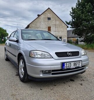 Opel Astra Hatchback 1.4 16V