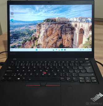 Lenovo T490 - Dotykový displej, i7,16GB RAM
