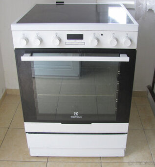 SKLOKERAMICKÝ SPORÁK ELECTROLUX - 60cm - GRIL