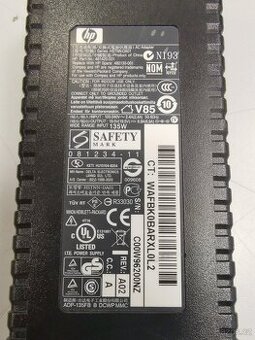 Adaptér 135W HP 19,5V 6,9A 481420-001 - 1