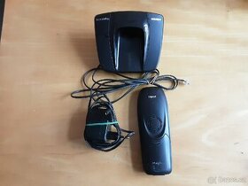 Starší tlačítkovy telefon SIEMENS